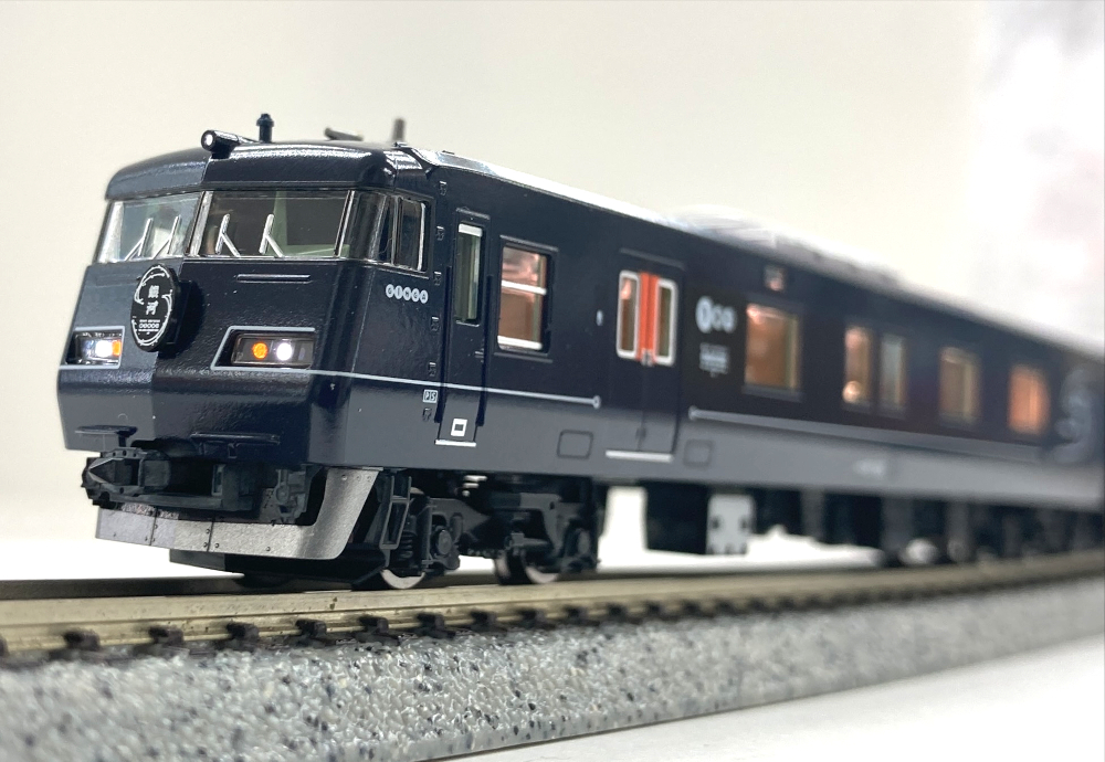 公式]鉄道模型(98714JR 117-7000系 電車 (WEST EXPRESS 銀河) 6両セット)商品詳細｜TOMIX(トミックス )｜ホビーランドぽち