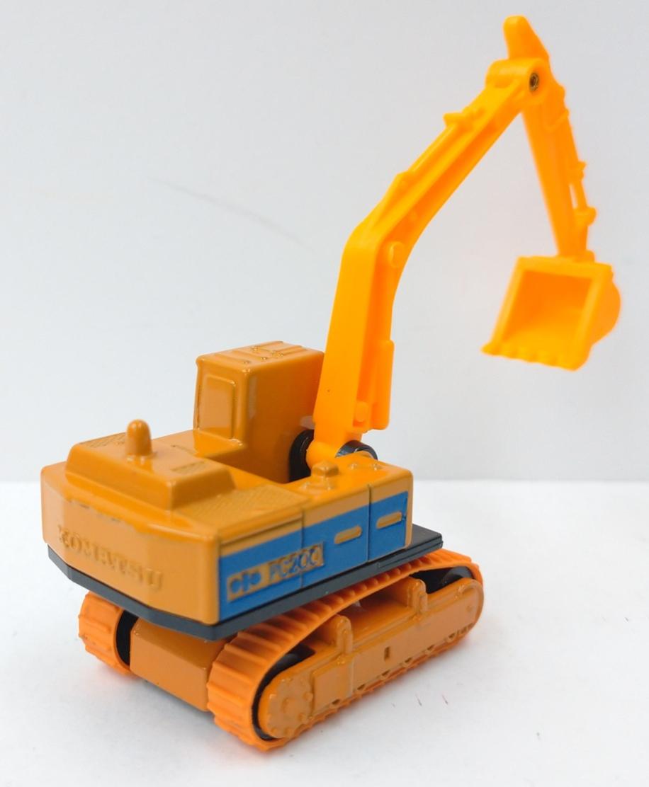 公式]TOY(トミカ No.9 小松 パワーショベル PC200)商品詳細｜TOMY