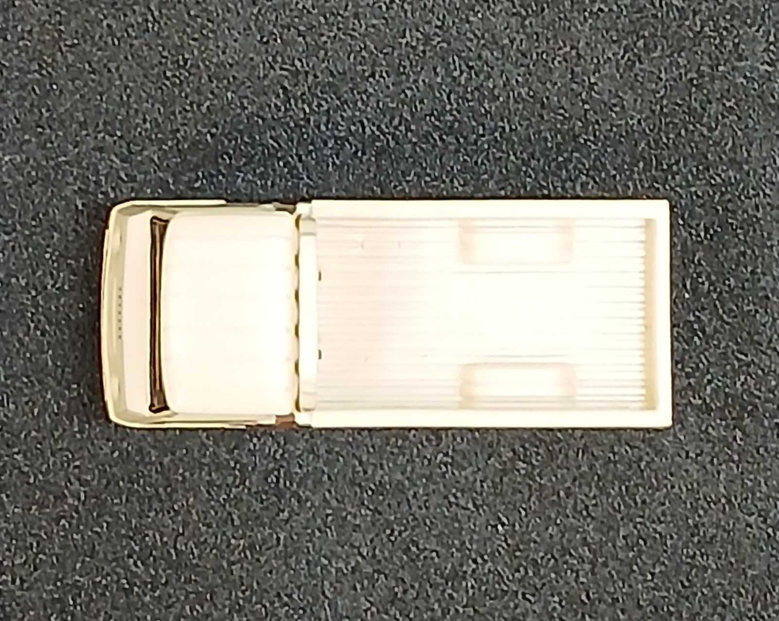 der0033702_c