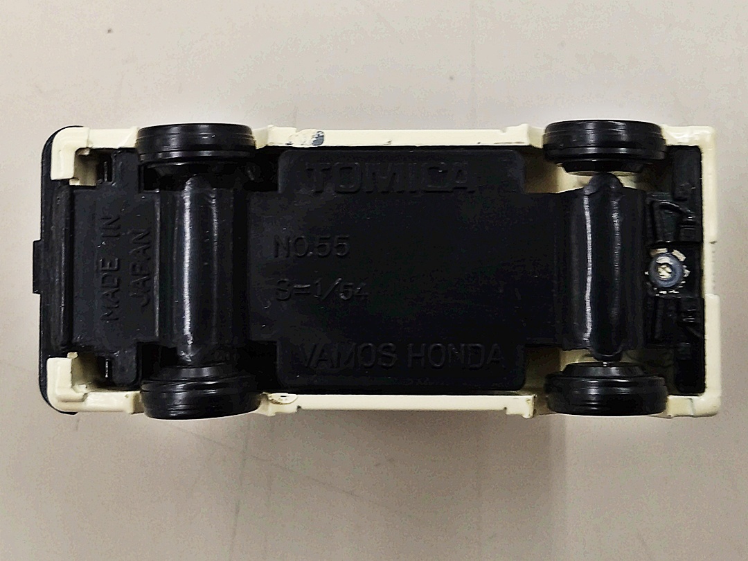 ukt0010559-6.JPG