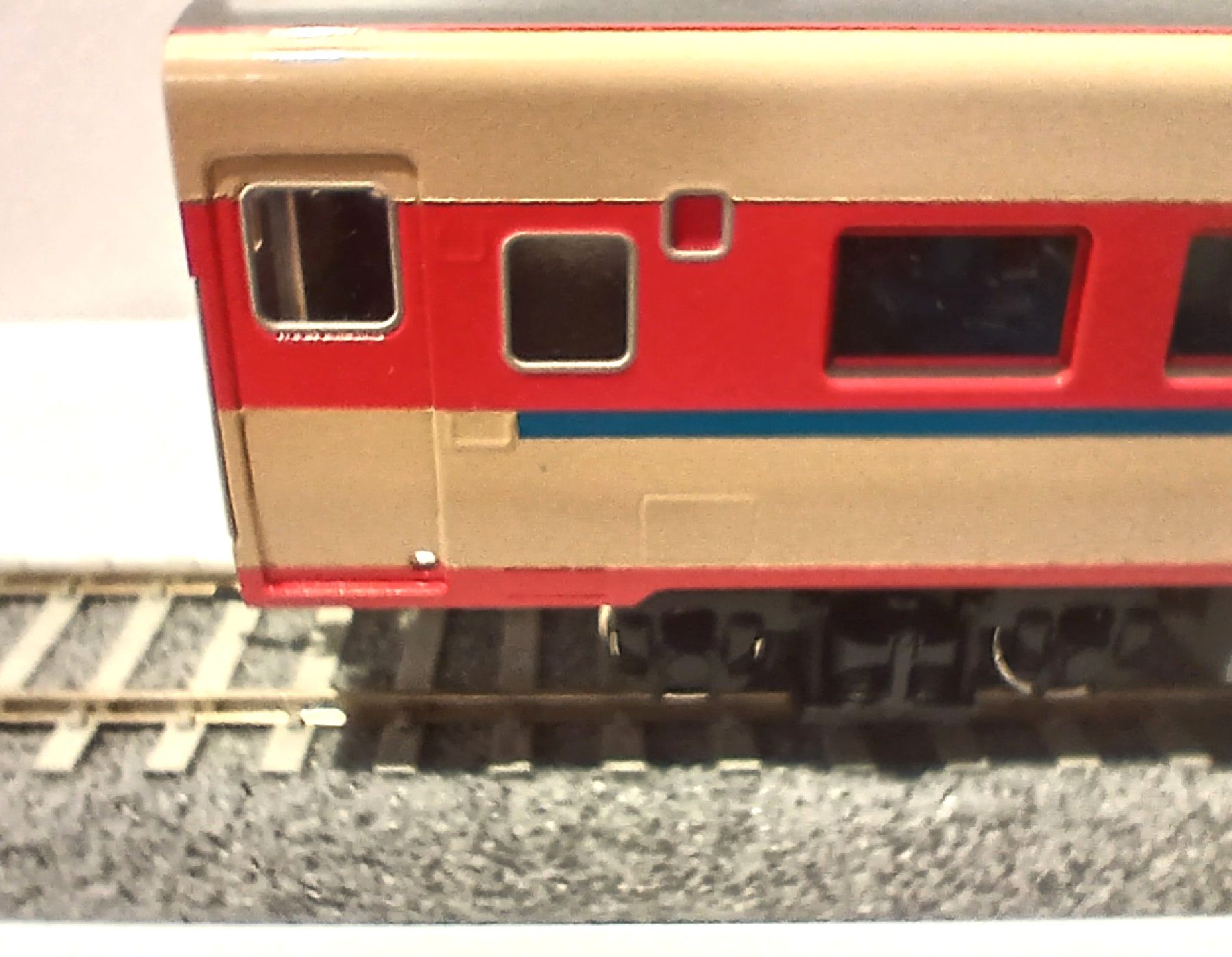 thr0015077-6.jpg
