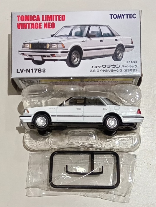 トミカリミテッドヴィンテージクラウン 2.8ロイヤルサルーンG LV-N176